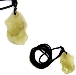  Pandantiv Lybian Desert Glass Cristal Natural Rar cu Snur 40x25x13 mm
