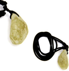  Pandantiv Lybian Desert Glass - Cristalul Impacarea Elementelor cu Snur 28-46 x 16-34 x 7-15 mm - 1 Buc