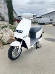 Z-Tech Yadea Cline - Elektromos Robogó 1200W 60V 20Ah 45km/h Litium akkumulátorral - CSAK PÁR DARAB! !
