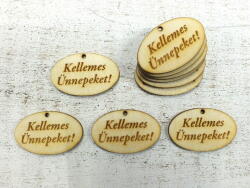 Natúr fa - "Kellemes ünnepeket! " gravírozott ovál tábla 2, 5x4cm 10db/csomag - kosarbolt