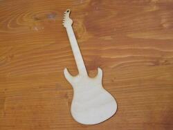  Natúr fa - Gitár 8x24, 8cm