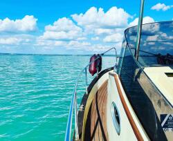 Keleti Medence egész napos túra a Balatonon | Wia 265 Elektromos Yachton
