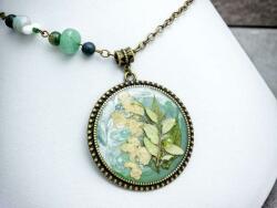 R. M. ékszer Gyöngyvirág emlék műgyanta nyaklánc (19143BA)