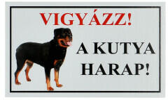  Vigyázz! A kutya harap! PVC tábla (25x15 cm) Rottweiler - egész alakos - mentolada-webaruhaz