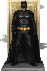 Beast Kingdom Statuetă Beast Kingdom DC Comics: Batman - Batman (The Dark Knight), 16 cm Figurina