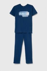 Calvin Klein Underwear pijamale de bumbac pentru copii culoarea albastru marin, cu imprimeu 9BYX-BIB01H_59X