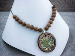 R. M. ékszer Apró borostyánlevél műgyanta nyaklánc (19185BA)