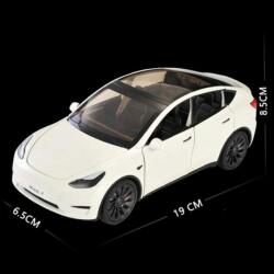 XLG Tesla Model Y 2021 (replica) White scala 1/241/43 (24208)