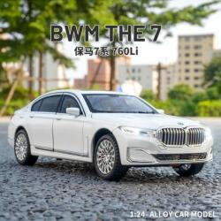 DIECAST Bmw seria 7 (G12) White 2016 (replica) scala 1/241/43 (24285)