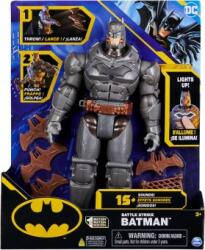 Spin Master Batman Battle Strike Figurina cu accesorii 30 cm 6064833 Figurina