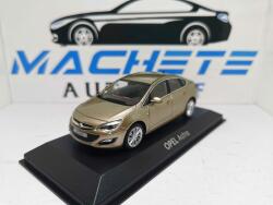MINICHAMPS Opel Astra J Sedan 2012 Gold Metallic1/43 (11735)