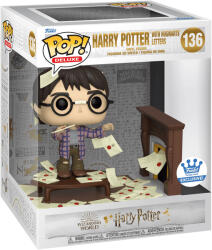 Funko POP! Harry Potter #136 Harry with Hogwarts Letters (Funko Shop Exclusive)