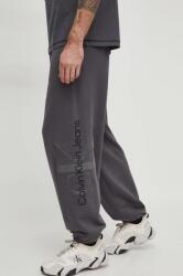 Calvin Klein pamut melegítőnadrág szürke, nyomott mintás - szürke XS