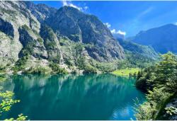 Tablou Canvas Beautiful Natural Lake Surrounded By Mighty Mountains, 80x50cm, tabloucanvas687 (tabloucanvas687/50x80cm)