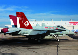 Academy Model Kit aeronave 12520 - USMC F / A 18A + VMFA-232 RED DEVILS (1: 72) (36-12520)
