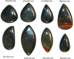 Cabochon Jasp Heliotrop Mineral Natural - Picatura - Oval - 25-43x15-24x4-7 mm - 1 Buc