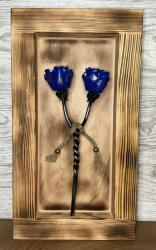  Kovácsoltvas csavart rózsapár BOROVI fenyőfa keretben - kék/ezüst antik (B2KEA)