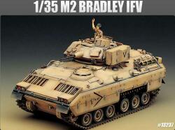 Academy Modell készlet tartály 13237 - M2 BRADLEY IFV (1: 35) (36-13237)