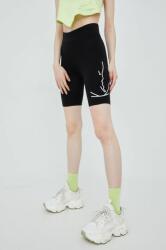 Karl Kani rövidnadrág női, fekete, nyomott mintás, közepes derékmagasságú - fekete XS - answear - 11 190 Ft