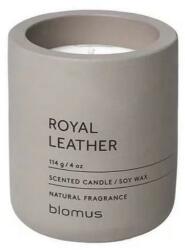 Blomus (Германия) Ароматна свещ BLOMUS FRAGA с аромат Royal Leather - Ø6.5 х 8 см - цвят сиво-бежов (BLOMUS 65950)