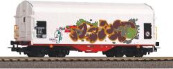 Piko 58982 Eltolható oldalfalú ponyváskocsi, Shimmns, Rail Cargo Austria VI, graffitivel, 3. pályaszám (4015615589822)