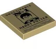 LEGO® 3068bpb2006c2 - LEGO világos krémszínű (tan) csempe 2 x 2 méretű, Harry Potter és 'UNDESIRABLE No. 1' mintával (3068bpb2006c2)