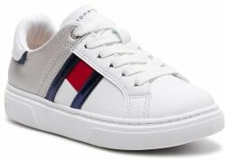 Tommy Hilfiger Sneakers Tommy Hilfiger Flag Low Cut Lace-Up Sneaker T3A9-33201-1355 M White/Silver X025
