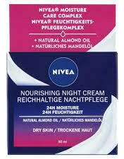Nivea Essentials Gazdagon Regeneráló Éjszakai Arckrém Száraz/Érzékeny Bőrre - 50 ml
