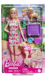 Mattel Papusa cu 2 catelusi si accesorii, Barbie, HTK37