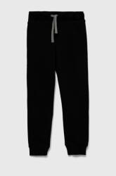 Benetton gyerek pamut melegítőnadrág fekete, sima - fekete 168 - answear - 7 490 Ft