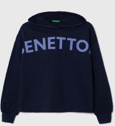 Benetton gyerek melegítőfelső pamutból sötétkék, nyomott mintás, kapucnis - sötétkék 122 - answear - 10 990 Ft