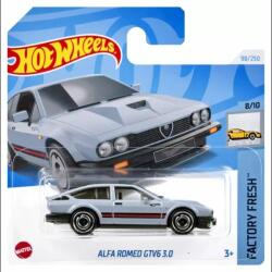 Mattel Hot Wheels: Alfa Romeo GTV6 3, 0 kisautó, 1: 64 (HTC53)