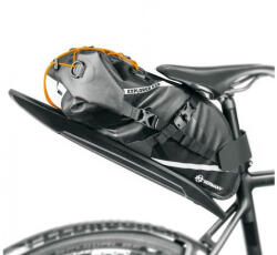 SKS Germany Explorer Exp nyeregtáska, tépőzáras, sárvédővel, 8L, fekete