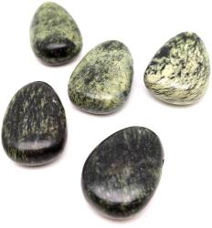 R. M. ékszer Átfúrt Szerpentin chyta csepp medál (020801)