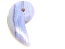 R. M. ékszer Kalcedon medál átfúrt karom 35-40mm (021359)