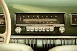 Dimex Vlies Fotótapéta - Radio in Old Car - 375x250 cm (MS-5-2187)