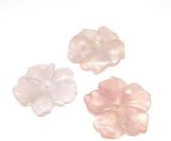 R. M. ékszer Virág faragott átfúrt Rózsakvarc 4cm (010584)