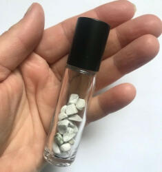  10 ml - es roll on üveg ásványokkal - howlit