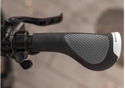 Ergon GP1 EVO ergonómikus bilincses markolat, 130 mm, L-es vastagság, fekete-szürke, ezüst színű bilinccsel