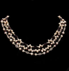  Háromsoros tenyésztett gyöngy nyakék gránáttal, morganittal, rózsakvarccal - asvanyekszerbolt