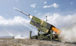 Trumpeter NASAMS(Norwegian Advanced Surface-to-Air Missile System) 1: 35 (01096)
