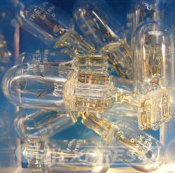  Izzó 24V 3W üvegfejű