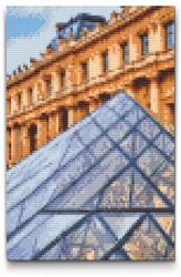  Gyémántszemes kirakó - Louvre múzeum közelről Méret: 20x30cm, Keretezés: Műanyagtáblával, Gyémántok: Négyzet alakú