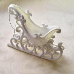  Fehér glitteres szánkó, akasztható. Mérete: 135x105 mm