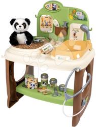 Smoby Clinică veterinară cu panda de pluș Veterinary Center Smoby cu clinică veterinară și cădiță pentru baie cu 19 accesorii de la 3 ani (SM340406)