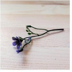  Virágszálacska, kékeslila. Teljes hossza: 10 cm, virág mérete: 15x15 mm