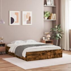 vidaXL füstös tölgy színű szerelt fa ágykeret fiókokkal 140x200 cm (3207277)