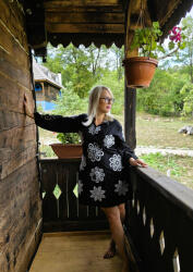 Ie traditionala Rochie Traditionala Crenguta 2