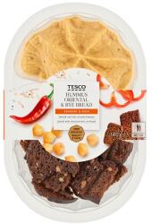 Tesco Hummus curry fűszerkeverékes csicseriborsókrém szezámmagkrémmel és rozskenyérrel 140 g