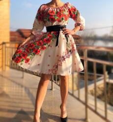 Ie traditionala Rochie Traditionala stilizata cu maci